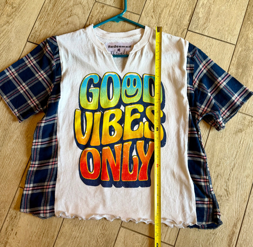 Good Vibes Only Plaid Sleeve Tee
