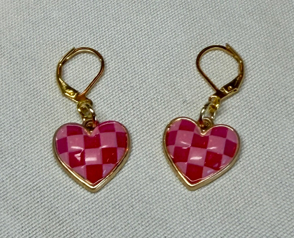 “Pink Checker Heart” Drop Earrings | Gold