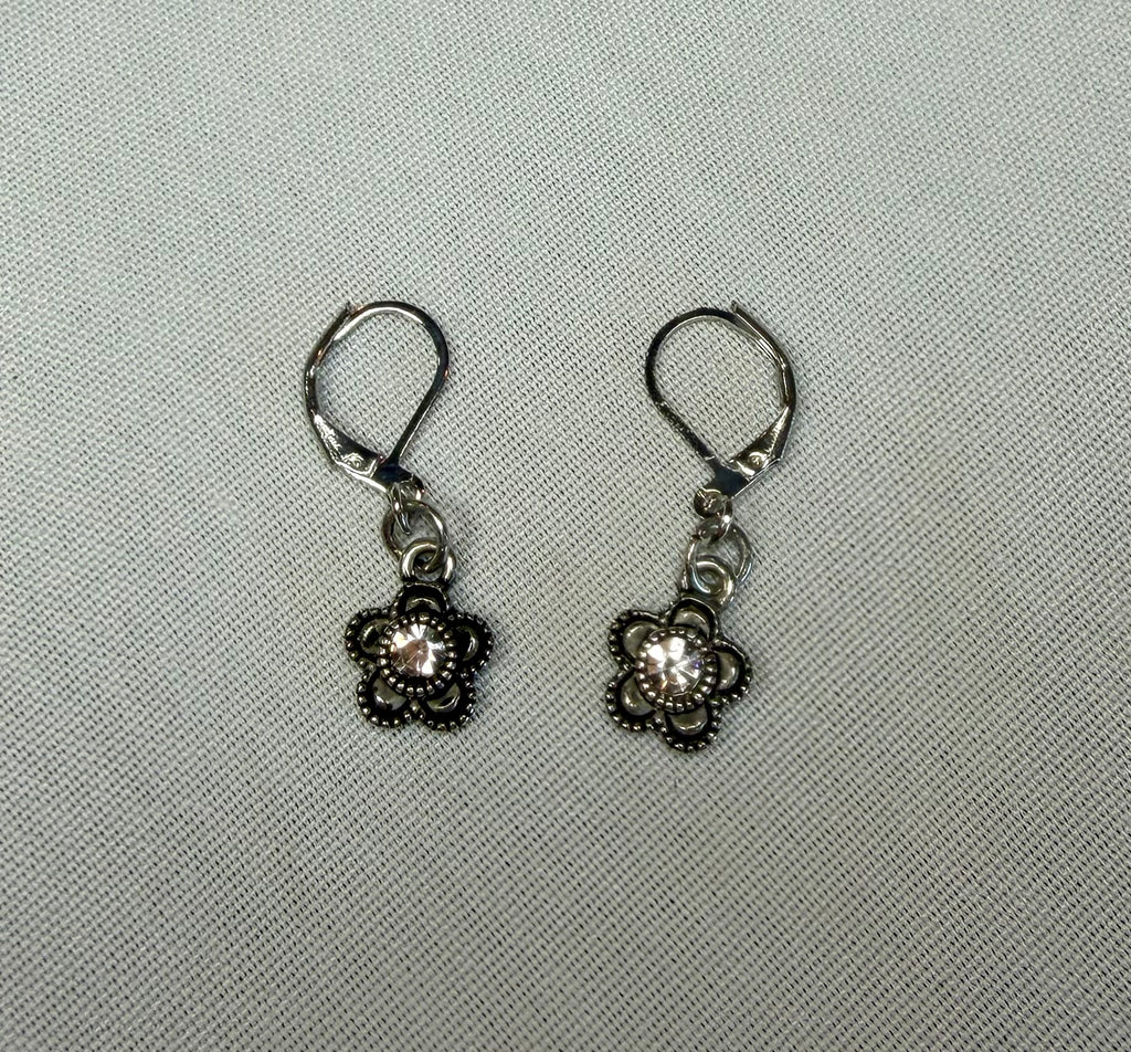 “Vintage Style Crystal Flower” Drop Earrings | Silver