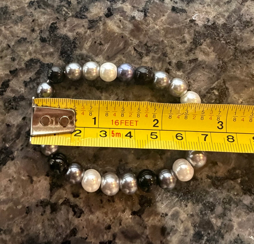Neutral Pearl Beaded Stretch Bracelet | Handmade Everyday Jewelry