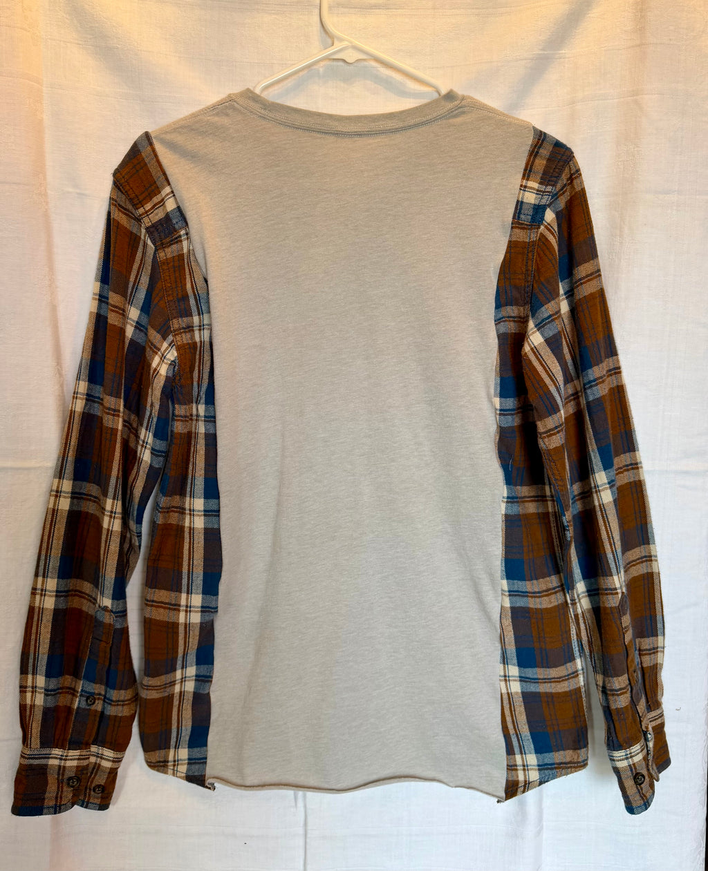 Pray, Praise & Give Him Thanks Plaid Sleeve Top