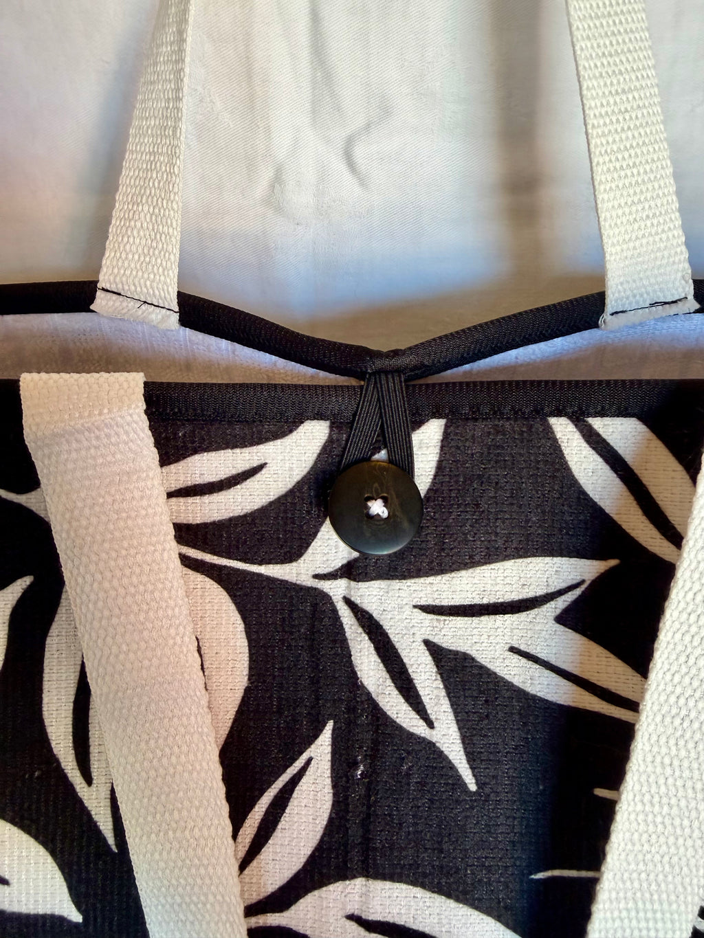 Structured Tote Bag – Black & White Botanical Print