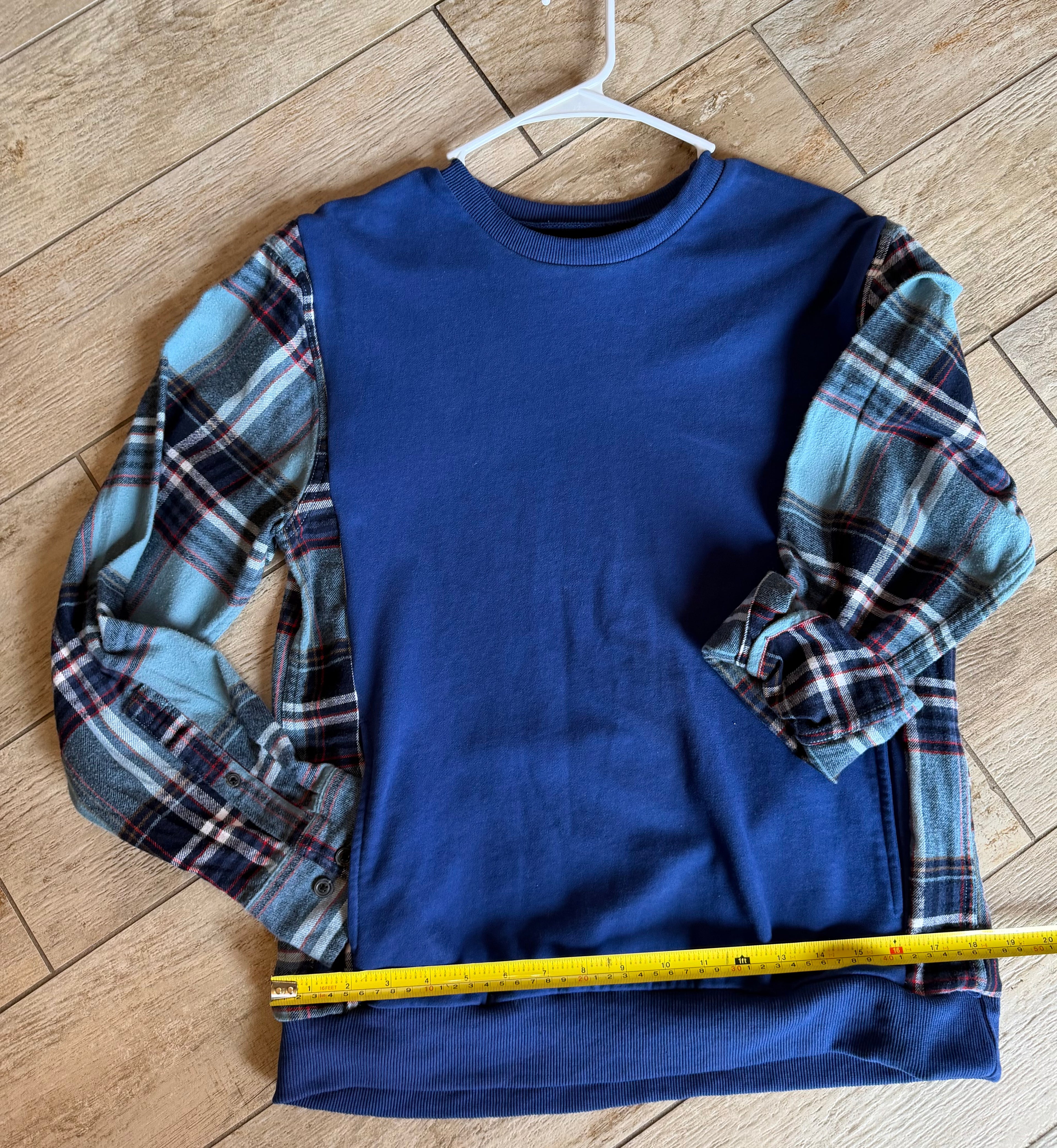 Navy Plaid Sleeve Sweatshirt With Pockets