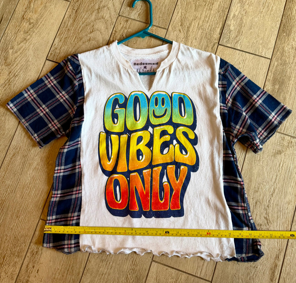 Good Vibes Only Plaid Sleeve Tee