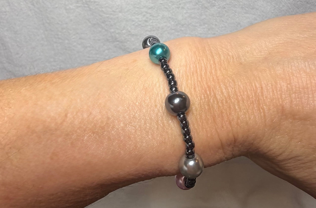 Minimalist Multicolor Pearl & Hematite Beaded Bracelet | Handmade Stretch Jewelry